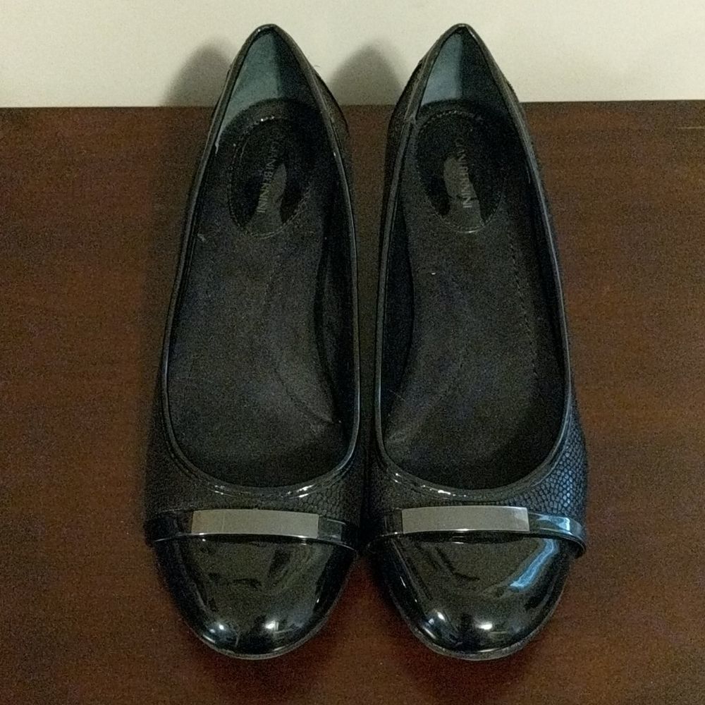 Giani Bernini 9.5 Patent Black Wedge Flats